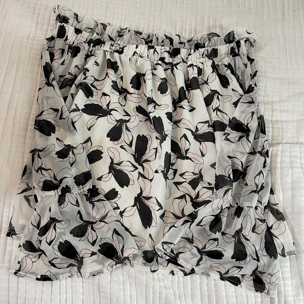 Off the shoulder floral crop